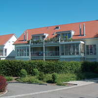 MFH + EFH Oberwil Fassade Süd Garten