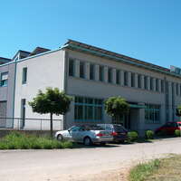 Gewerbebau Zwingen Ansicht Strasse